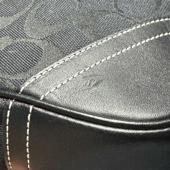 Coach 8K03 NWT & 17 Years OLD?!?! Yes! Signature Hobo w/ dust bag in Black - Picture 8 of 8